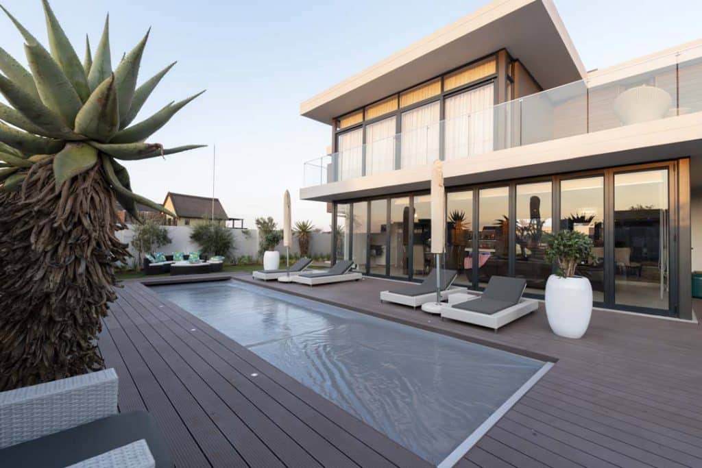 כיסוי בטיחותי לבריכה