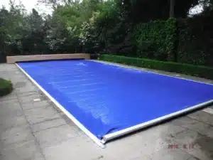 כיסוי הידראולי לבריכה